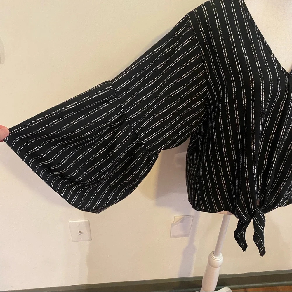 Anthropologie Lavender Field Striped Bell Sleeve Blouse With Front Tie Size L - Picture 5 of 9